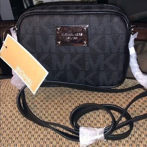 Michael Kors crossbody (6in x 5in)